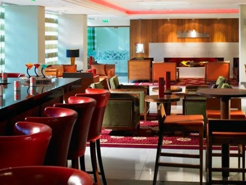 London Marriott Hotel Canary Wharf 5*,